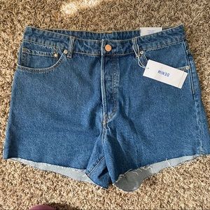 H&M High Waisted Vintage Slim Fit Denim Shorts